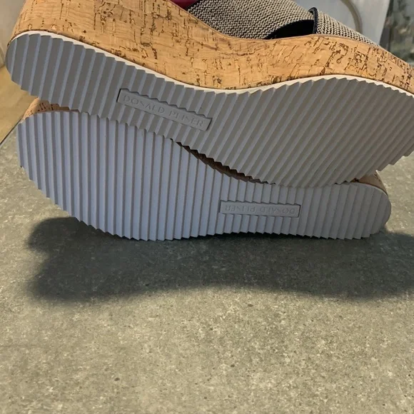 Donald Pliner wedge shoes size 9 NWOB - Picture 8 of 10
